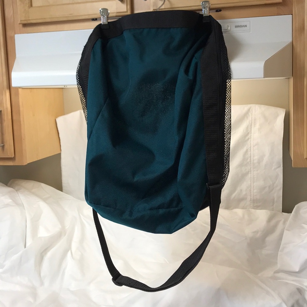 FIELDLINE.  Green tote bag.